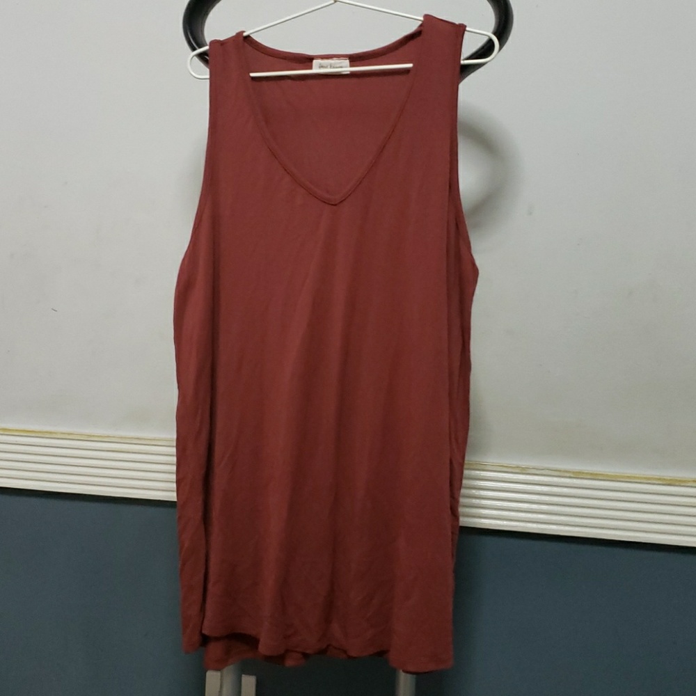Terracotta v-neck shirt